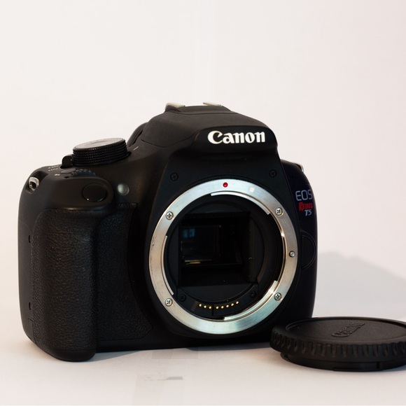 Canon EOS Rebel T5 with 3 lenses and accessories (see description). - Picture 4 of 15